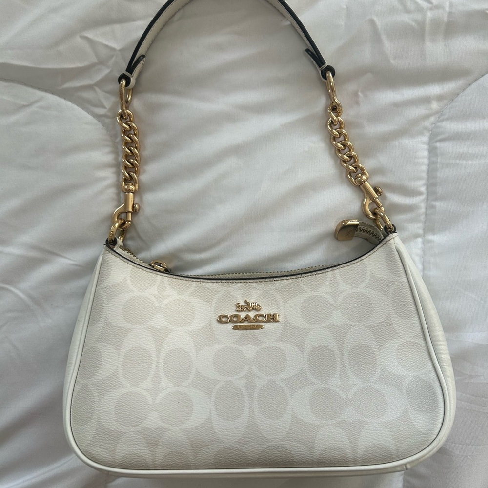 White Coach Teri Shoulder Bag In Signature Canvas